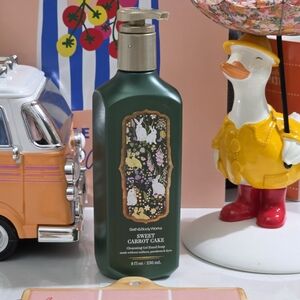 Bath & Body Works Sweet Carrot Cake Gel Hand Soap 8oz NEW